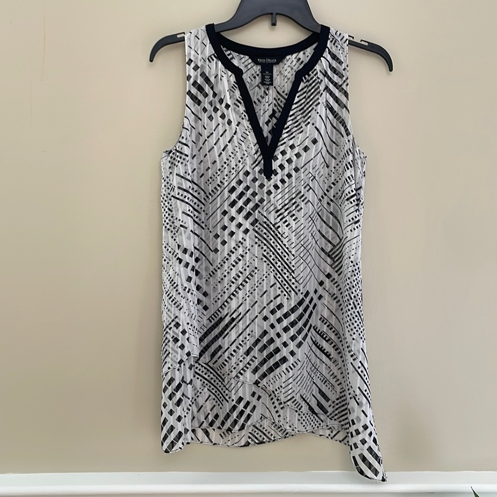 WHITE HOUSE BLACK MARKET Top
